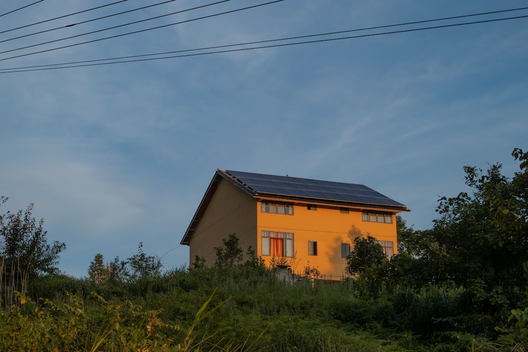 how-to-fund-your-solar-dreams-without-breaking-the-bank-image Affordable solar financing