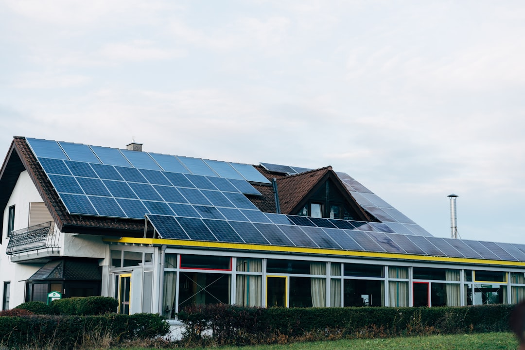 the-bright-side-of-your-budget-average-costs-for-home-solar-image average cost home solar power system