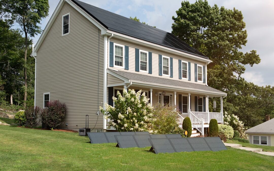 Going Hybrid: The DIY Guide to Solar Power with a Safety Net