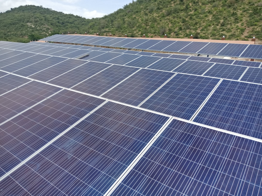 how-much-does-a-10kw-solar-system-with-battery-backup-actually-cost-image 10kw solar system with battery backup