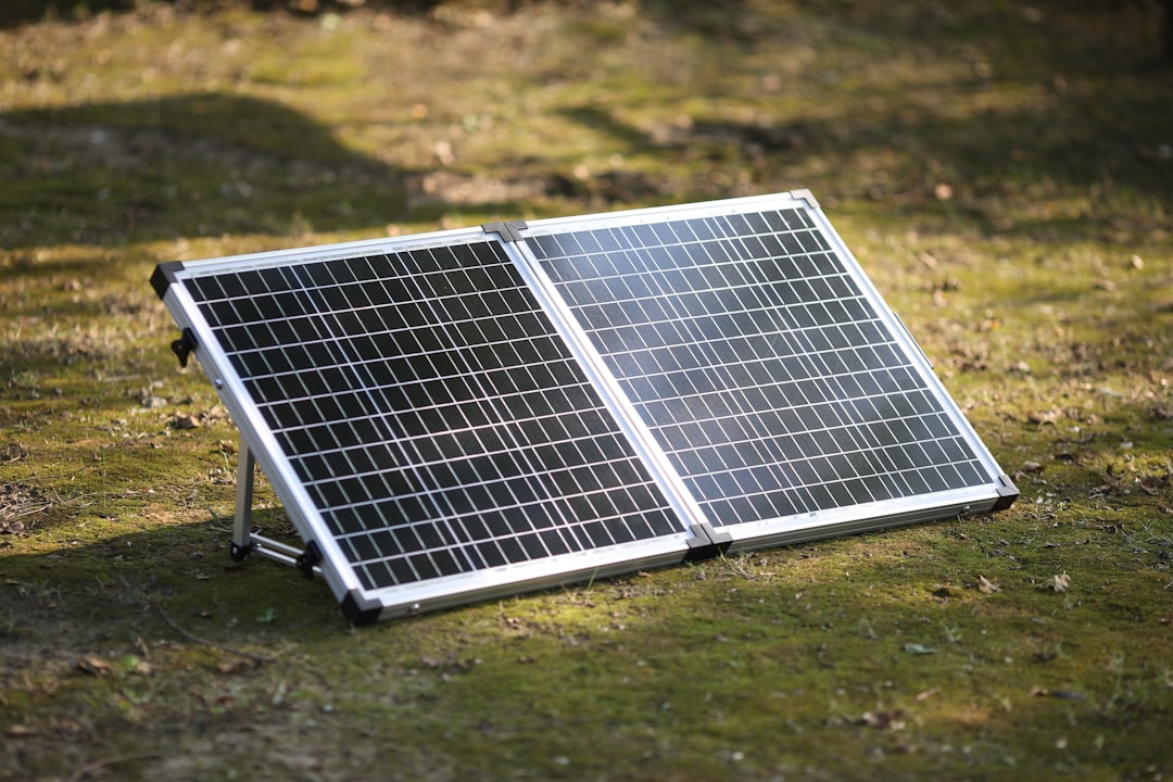 how-to-power-your-entire-campsite-with-a-1000-watt-portable-solar-panel-image 1000 watt portable solar panel at campsite