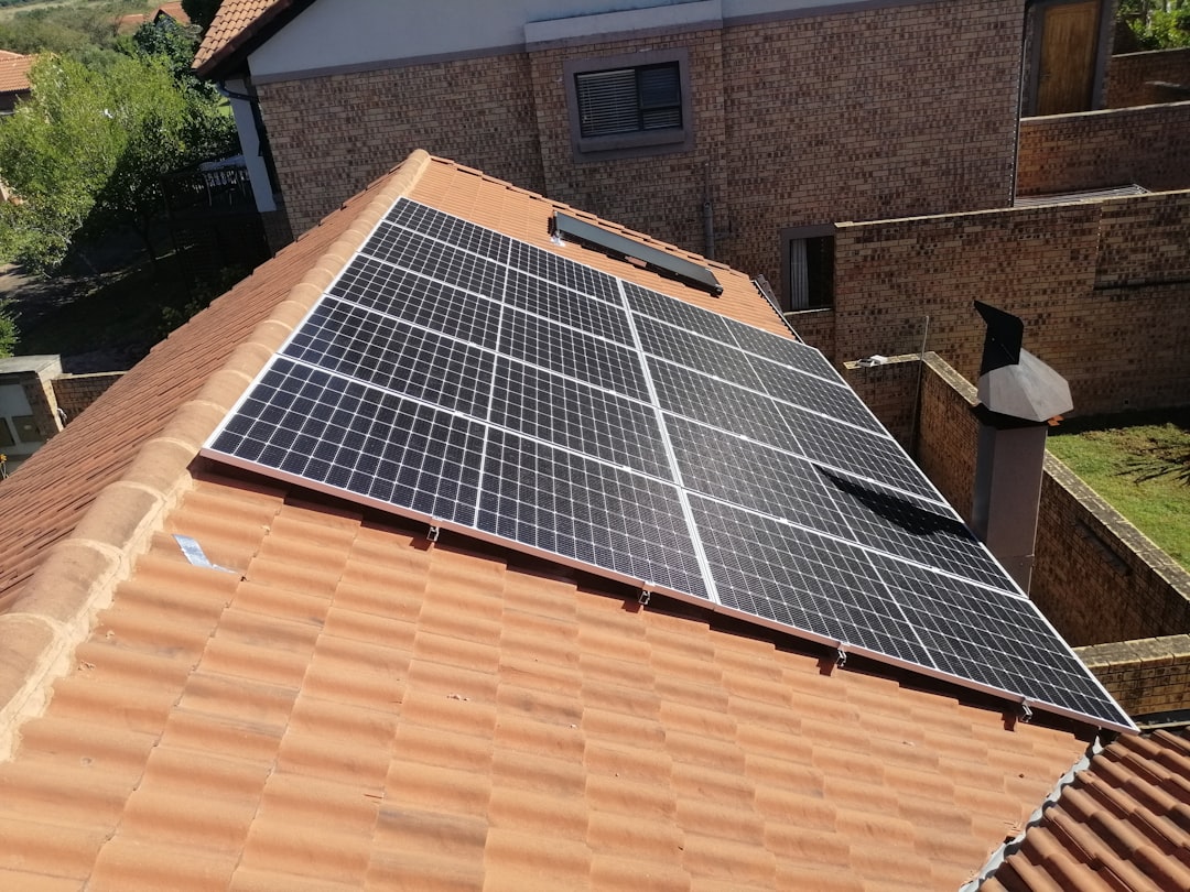 sun-on-a-shoestring-a-beginners-guide-to-diy-solar-power-systems-image solar power system diy