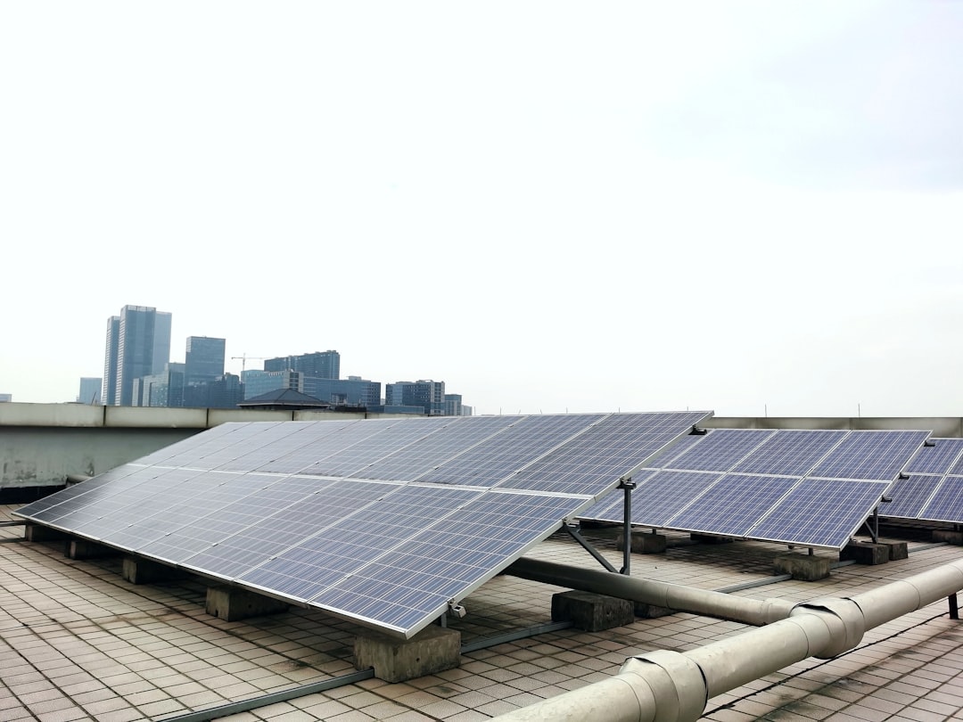 watts-the-deal-a-complete-guide-to-335w-solar-panel-prices-image 335 watt solar panels on a residential roof