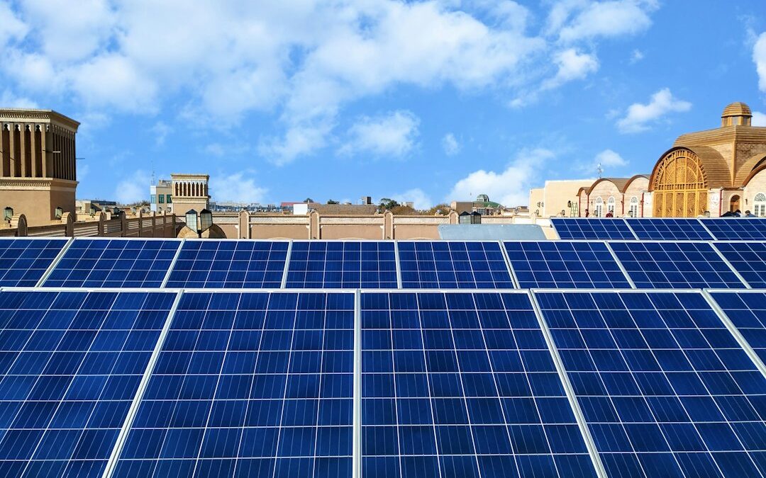 Sun by Day, Storage by Night: The Practical Guide to Battery Backed Solar Systems