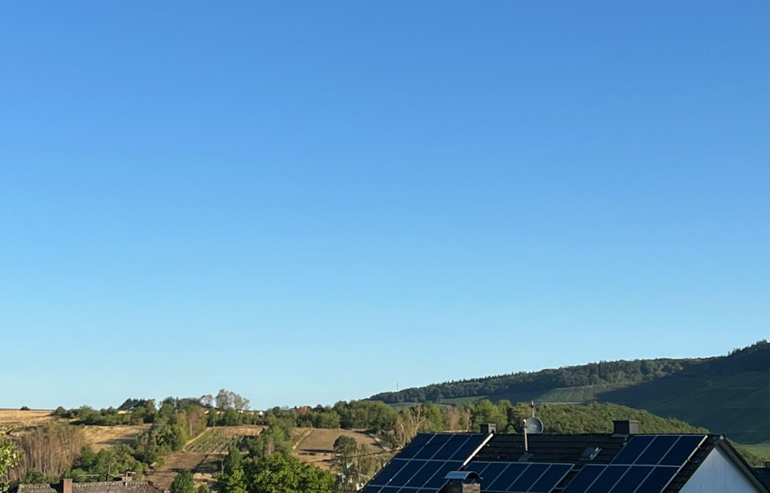 dont-get-burned-realistic-3kw-solar-panel-pricing-and-payback-timelines-image 3kW solar panels on a residential roof